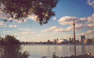 c-TorontoIslandsView.jpg (70458 bytes)