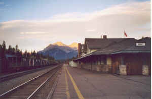 c-BanffRailwayStation.jpg (53493 bytes)