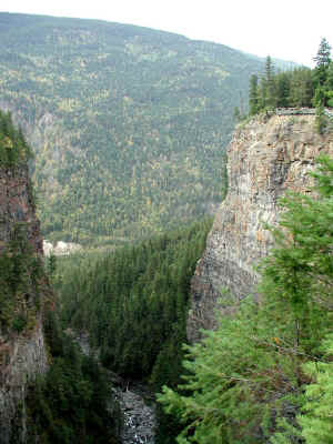 TrophyMountainCanyon3.JPG (114578 bytes)