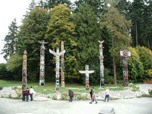 VancouverTotems1.JPG (127138 bytes)