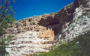 Montezuma Castle van veraf