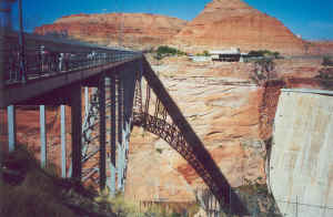 Glen Canyon dam met brug
