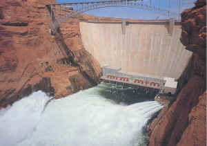 Glen Canyon Dam - spuien van water