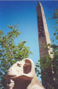 Obelisk van hotel Luxor