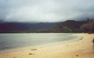 OahuVerlatenStrand.jpg (53581 bytes)